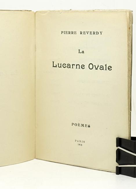 La Lucarne ovale